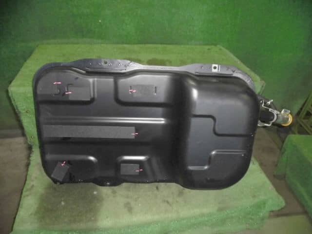 Fuel Tank SUZUKI Carry 2016 EBD-DA16T — photo 2