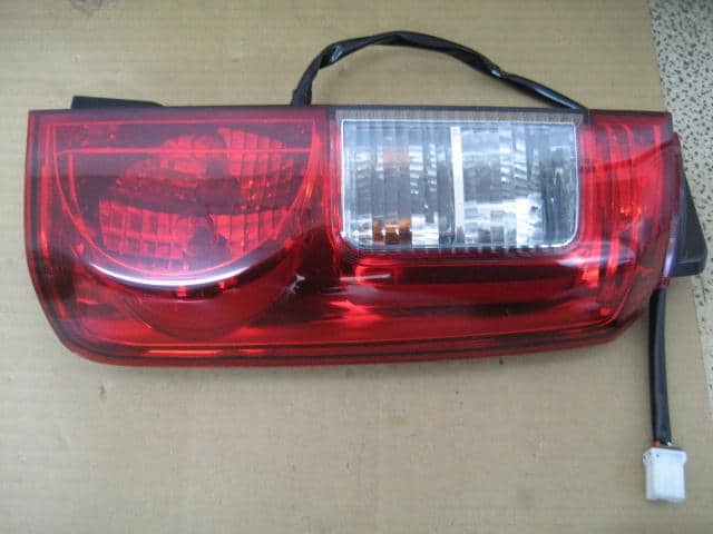 Right Tail Light NISSAN Otti 2005 DBA-H91 — photo 1