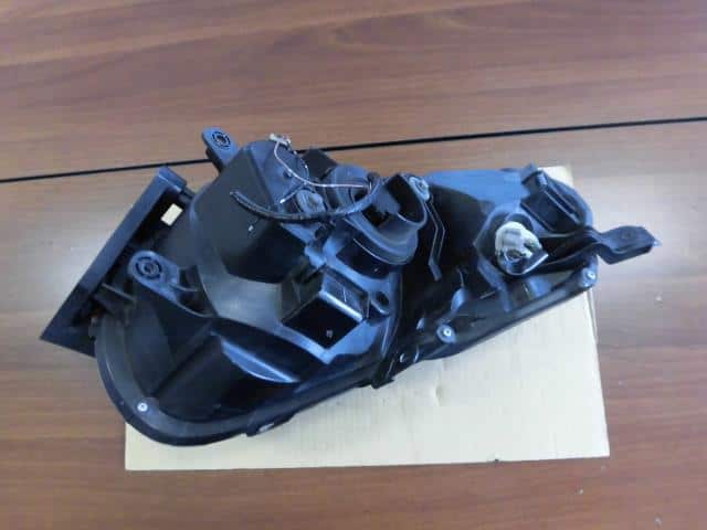 Left Headlight SUBARU R2 2004 CBA-RC1 — photo 2