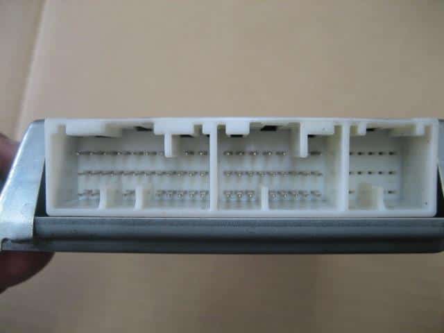 Engine Control Unit DAIHATSU Mira 1998 GD-L710V — photo 3