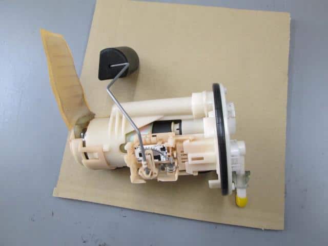 Fuel Pump SUBARU Pleo 2002 TA-RA1 — photo 1