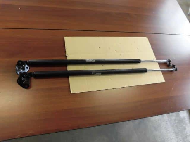 Tail Gate Damper SUZUKI Every 2005 EBD-DA64V — photo 1