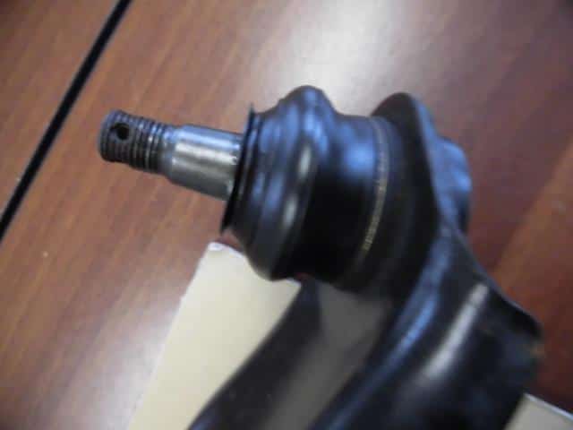Front Right Lower Control Arm SUZUKI Alto 2009 DBA-HA25S — photo 2