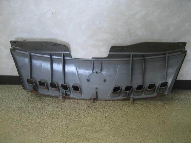 Radiator Grille NISSAN Serena 2005 CBA-C25 — photo 4