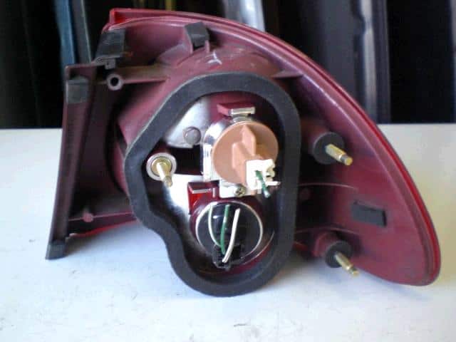 Left Tail Light TOYOTA Caldina 7427 — photo 2