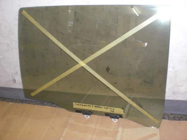 Rear Left Door Windshield TOYOTA Caldina 1997 E-ST191G — photo 1
