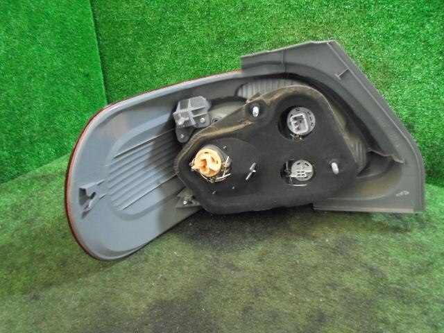Right Tail Light TOYOTA Porte 2004 CBA-NNP10 — photo 2