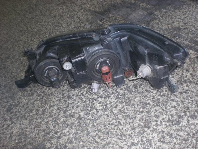 Right Headlight TOYOTA Vista Ardeo 1999 GF-ZZV50 — photo 2