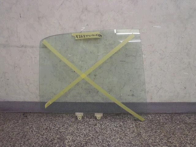 Rear Right Door Windshield NISSAN Bluebird 1996 E-EU14 — photo 1