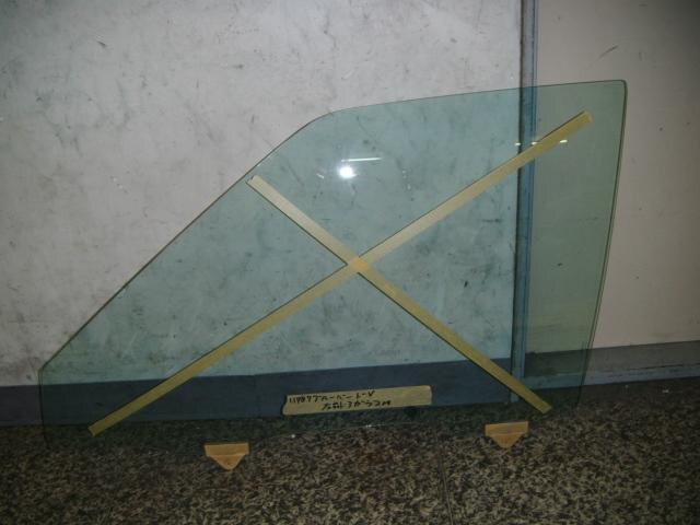 Front Left Door Windshield NISSAN Bluebird 1988 L-VRU11 — photo 1