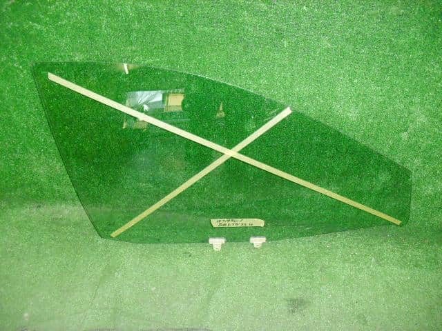 Front Right Door Windshield NISSAN Tino 1999 GF-HV10 — photo 1