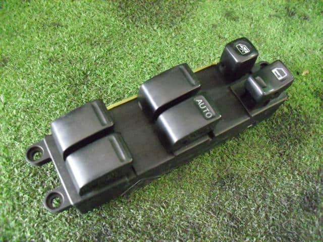 Power Window Switch NISSAN Primera 2001 TA-WTP12 — photo 1
