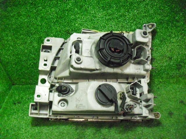 Right Headlight NISSAN Elgrand 1999 E-ALE50 — photo 2