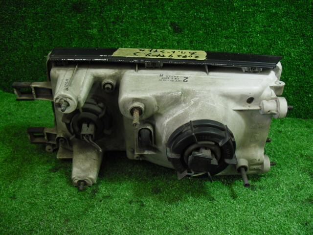 Right Headlight NISSAN Cedric 1989 E-Y31 — photo 2