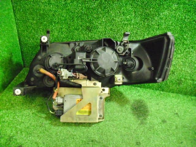 Right Headlight NISSAN Laurel 2000 — photo 2