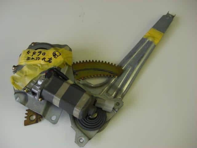 Rear Right Door Regulator MITSUBISHI Minica 1993 E-H22A — photo 1