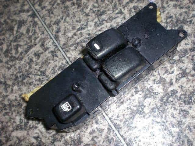 Power Window Switch MITSUBISHI Mirage dingo 1999 GF-CQ2A — photo 1