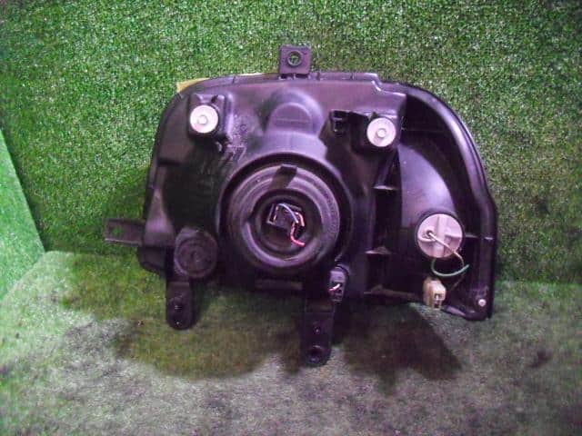 Right Headlight DAIHATSU Hijet 2002 TE-S200V — photo 2