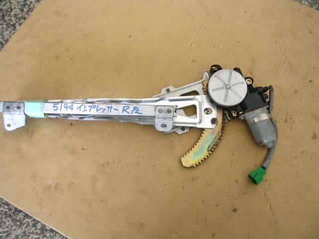 Rear Left Door Regulator SUBARU Impreza 1999 GF-GF1 — photo 1