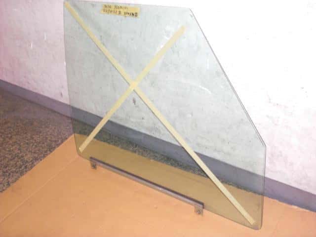 Front Right Door Windshield ROVER Land rover discovery 1997 — photo 1