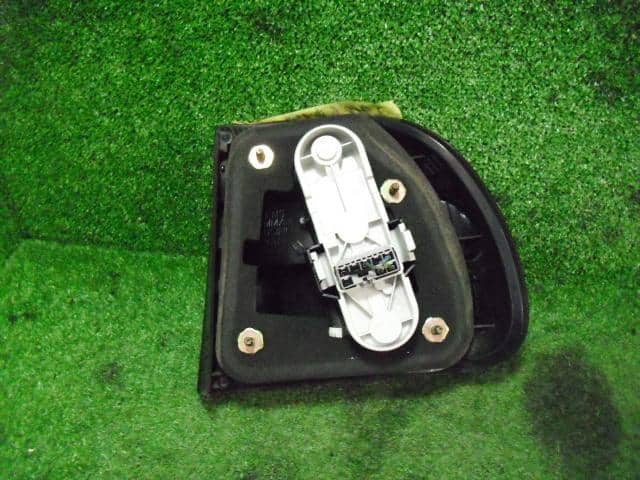 Left Tail Light VOLVO Volvo 40 series 2000 GF-4B4204W — photo 2