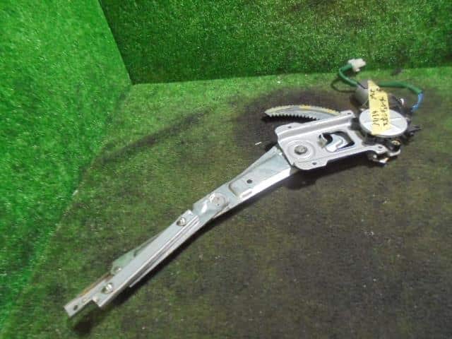 Front Left Door Regulator SUBARU Pleo 2000 TA-RA1 — photo 1