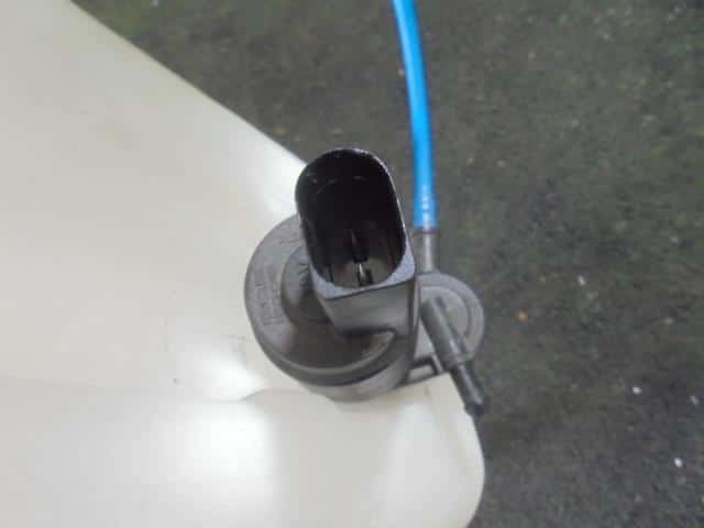 Windshield Washer Tank MERCEDES-BENZ Benz a class — photo 2