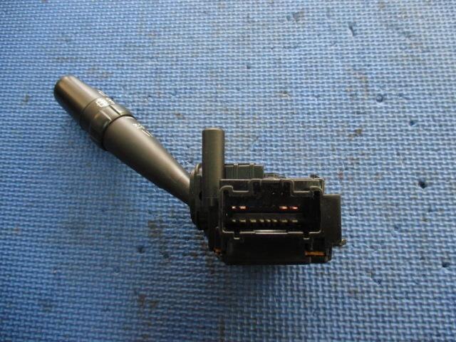 Switch TOYOTA Ipsum 2002 TA-ACM21 — photo 4