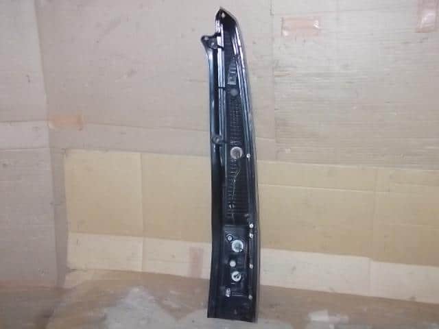 Left Tail Light DAIHATSU Move 2003 UA-L150S — photo 4