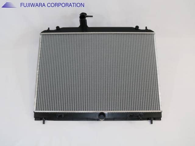 Radiator NISSAN Serena 2006 DBA-CNC25 — photo 1