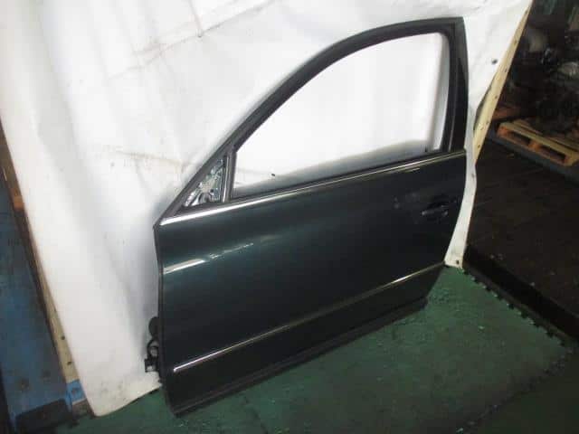 Front Left Door Assembly VOLKSWAGEN Passat 2004 GH-3BAZX — photo 3