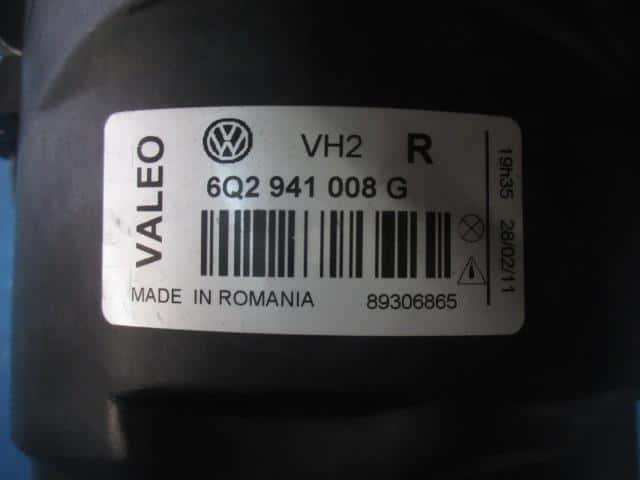 Right Headlight VOLKSWAGEN Polo 2002 GH-9NBBY 6Q2 941 008 G — photo 4