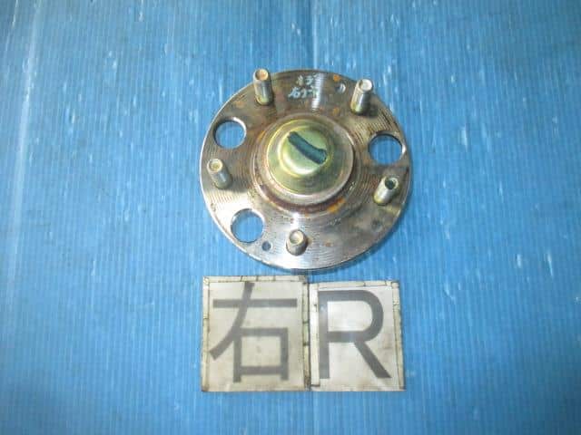 Rear Wheel Hub HONDA Odyssey 2000 LA-RA6 — photo 1