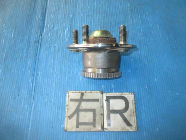 Rear Wheel Hub HONDA Odyssey 2000 LA-RA6 — photo 2