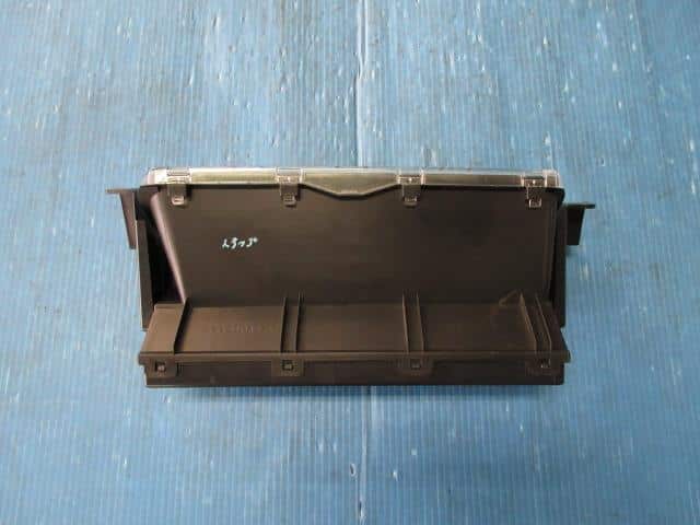 Watch HONDA Step Wagon 2010 DBA-RK5 — photo 4