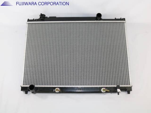 Radiator TOYOTA Crown Comfort GF-YXS10 1640073531 — photo 1