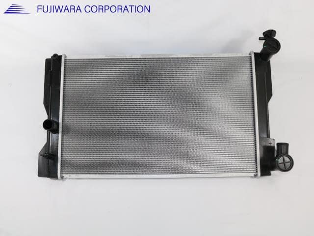 Radiator TOYOTA Allion 2007 DBA-ZRT265 — photo 1