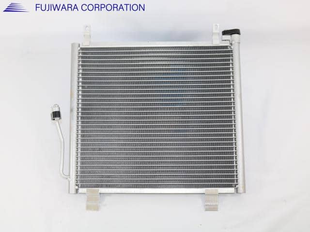 Condenser SUZUKI Wagon R GF-MC11S — photo 1