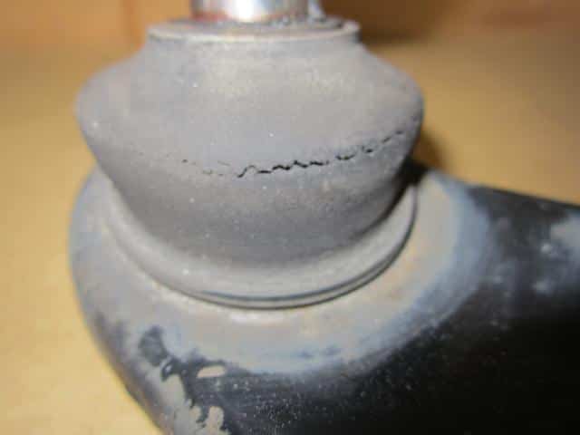 Front Right Lower Control Arm MITSUBISHI Townbox 2000 GF-U61 — photo 2