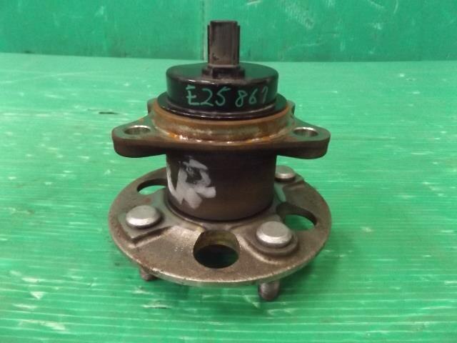 Rear Wheel Hub TOYOTA Vitz 2005 DBA-KSP90 — photo 2