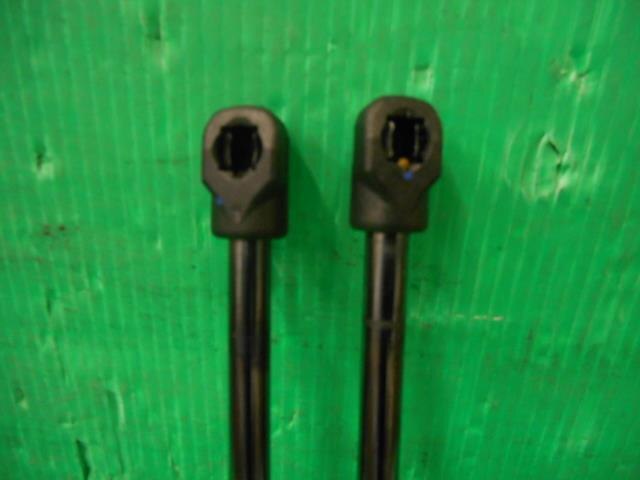 Tail Gate Damper NISSAN Dayz roox 2015 DBA-B21A — photo 2