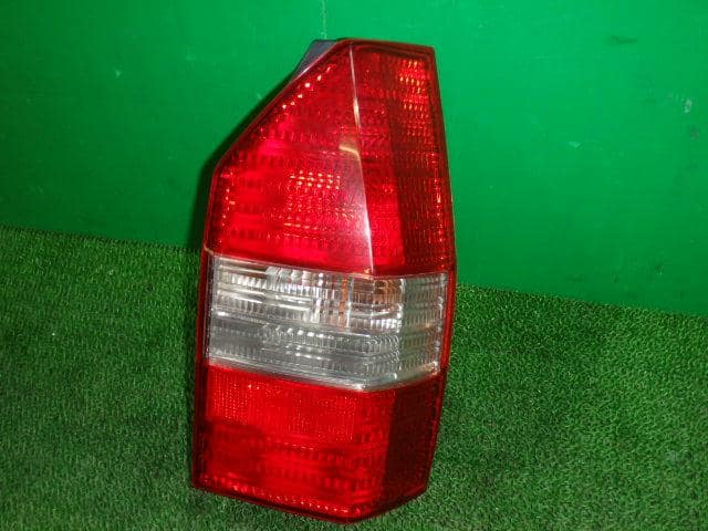 Right Tail Light MITSUBISHI Chariot Grandis 2001 TA-N84W — photo 2