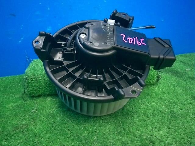 Blower Motor TOYOTA Ractis 2006 CBA-NCP105 — photo 1