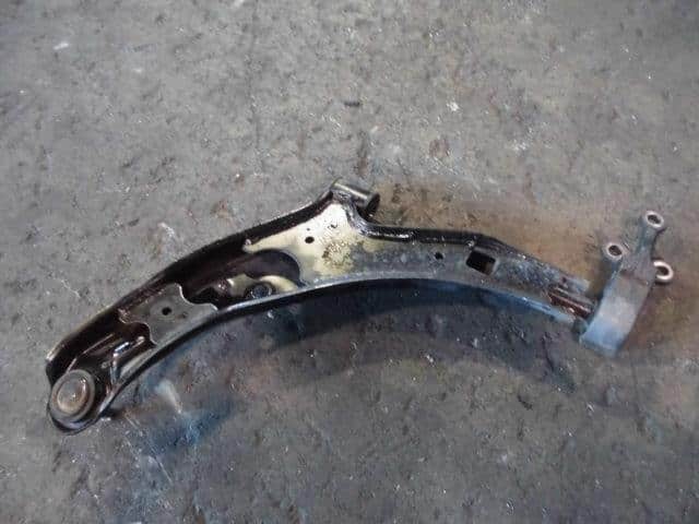 Front Right Lower Control Arm NISSAN Sunny 2001 TA-FB15 — photo 2