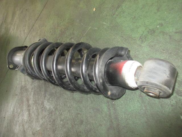 Rear Left Strut TOYOTA Mark II 2001 TA-GX110 — photo 4