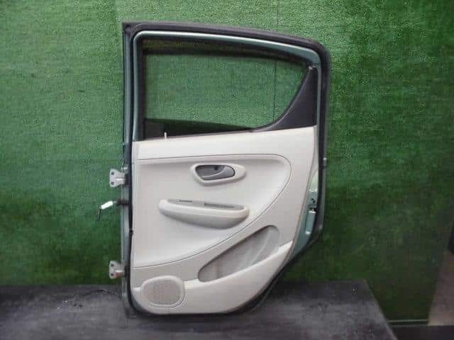 Rear Right Door Assembly SUBARU R2 2004 CBA-RC1 — photo 2