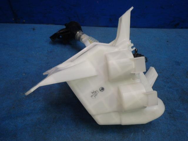 Windshield Washer Tank TOYOTA SAI 2010 DAA-AZK10 — photo 4