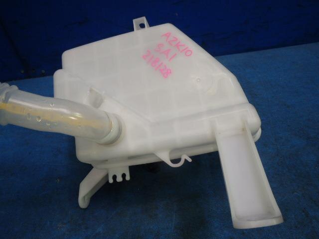 Windshield Washer Tank TOYOTA SAI 2010 DAA-AZK10 — photo 2