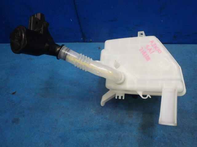 Windshield Washer Tank TOYOTA SAI 2010 DAA-AZK10 — photo 1