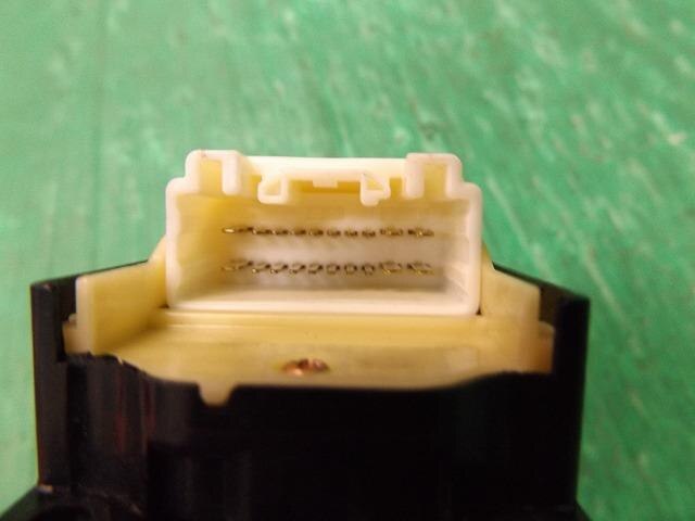 Power Window Switch TOYOTA IST 2002 UA-NCP60 — photo 4